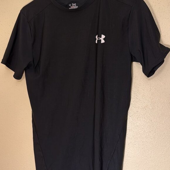 2 Under Armour Compression Shirts - Picture 5 of 7